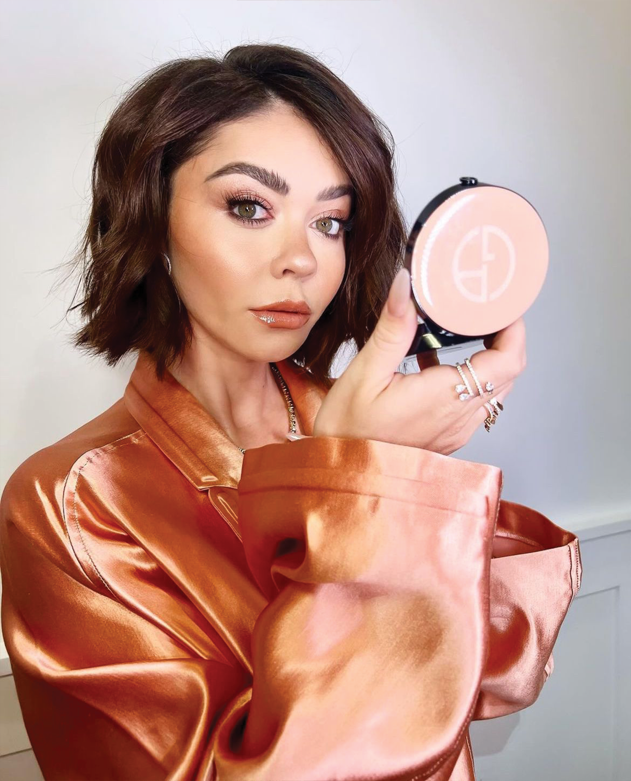 Sarah Hyland wearing Kevo